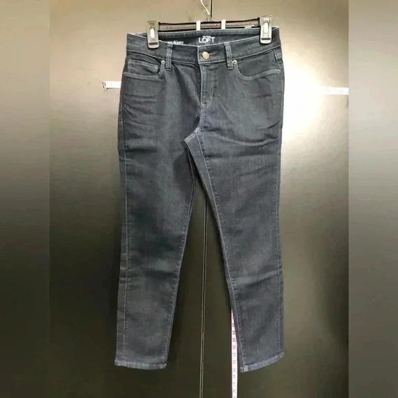 LOFT Curvy skinny,5 pocket,belt loop blue jeans, size 28/6P - Picture 1 of 5